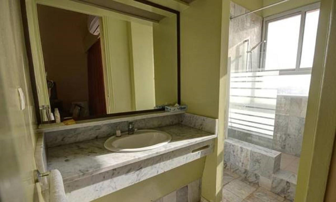 Ngor Diarama Hotel ดาการ์ ภายนอก รูปภาพ