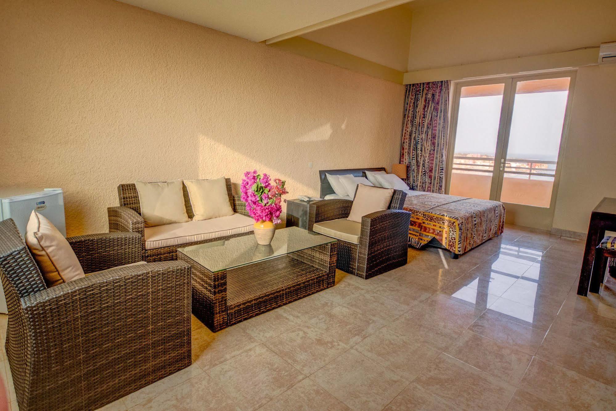 Ngor Diarama Hotel ดาการ์ ภายนอก รูปภาพ