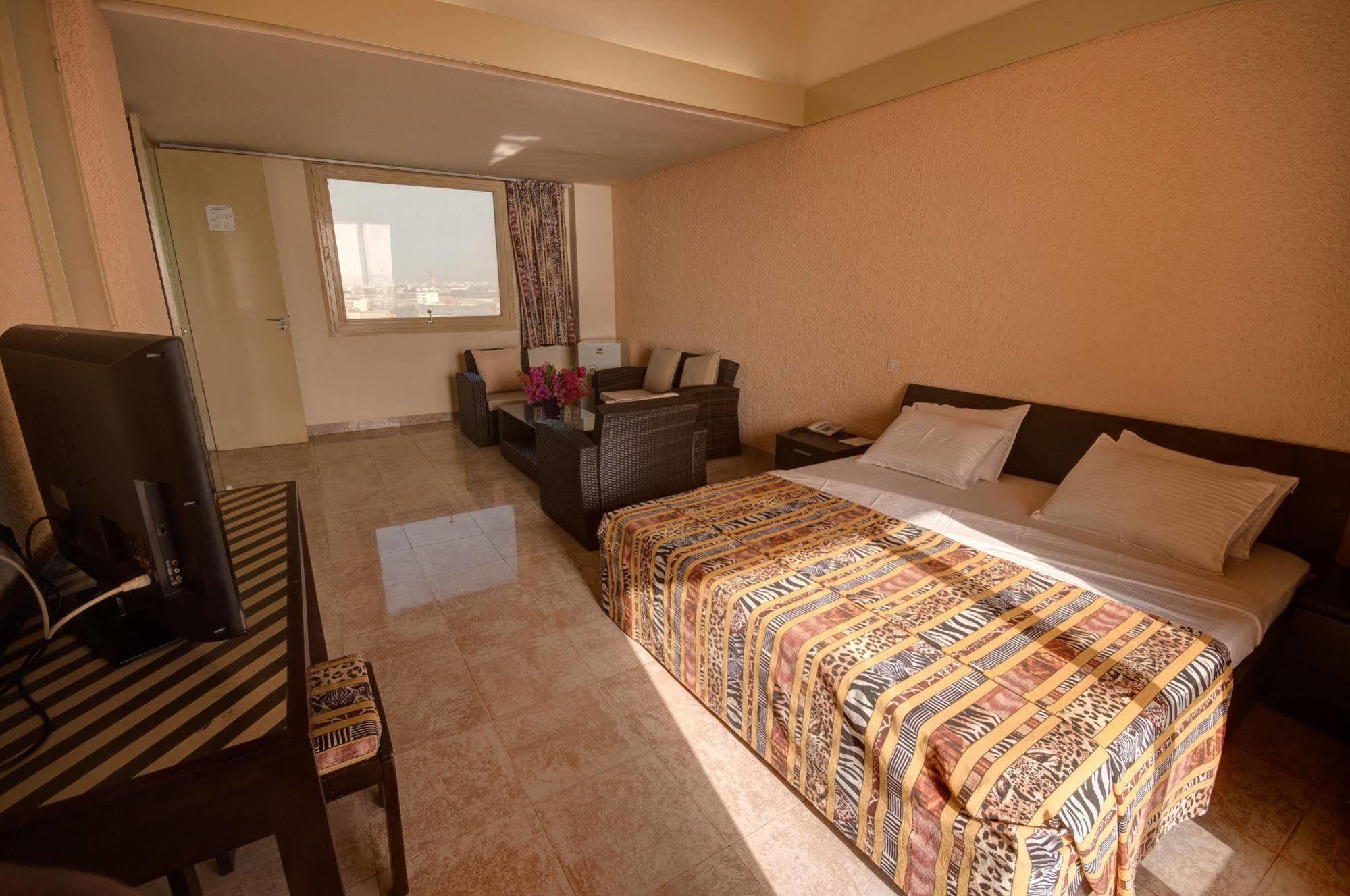 Ngor Diarama Hotel ดาการ์ ภายนอก รูปภาพ