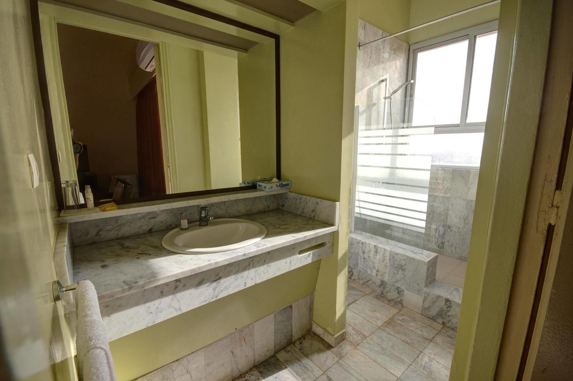 Ngor Diarama Hotel ดาการ์ ภายนอก รูปภาพ