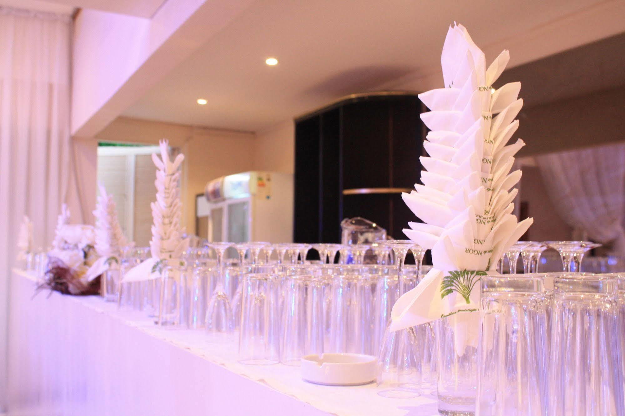 Ngor Diarama Hotel ดาการ์ ภายนอก รูปภาพ