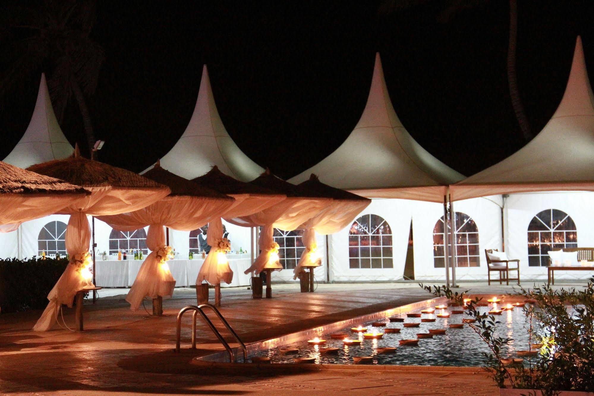 Ngor Diarama Hotel ดาการ์ ภายนอก รูปภาพ