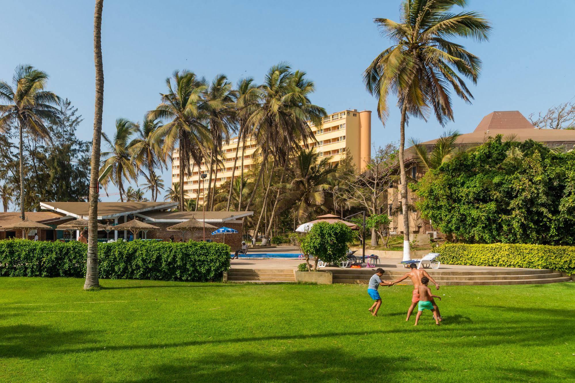 Ngor Diarama Hotel ดาการ์ ภายนอก รูปภาพ
