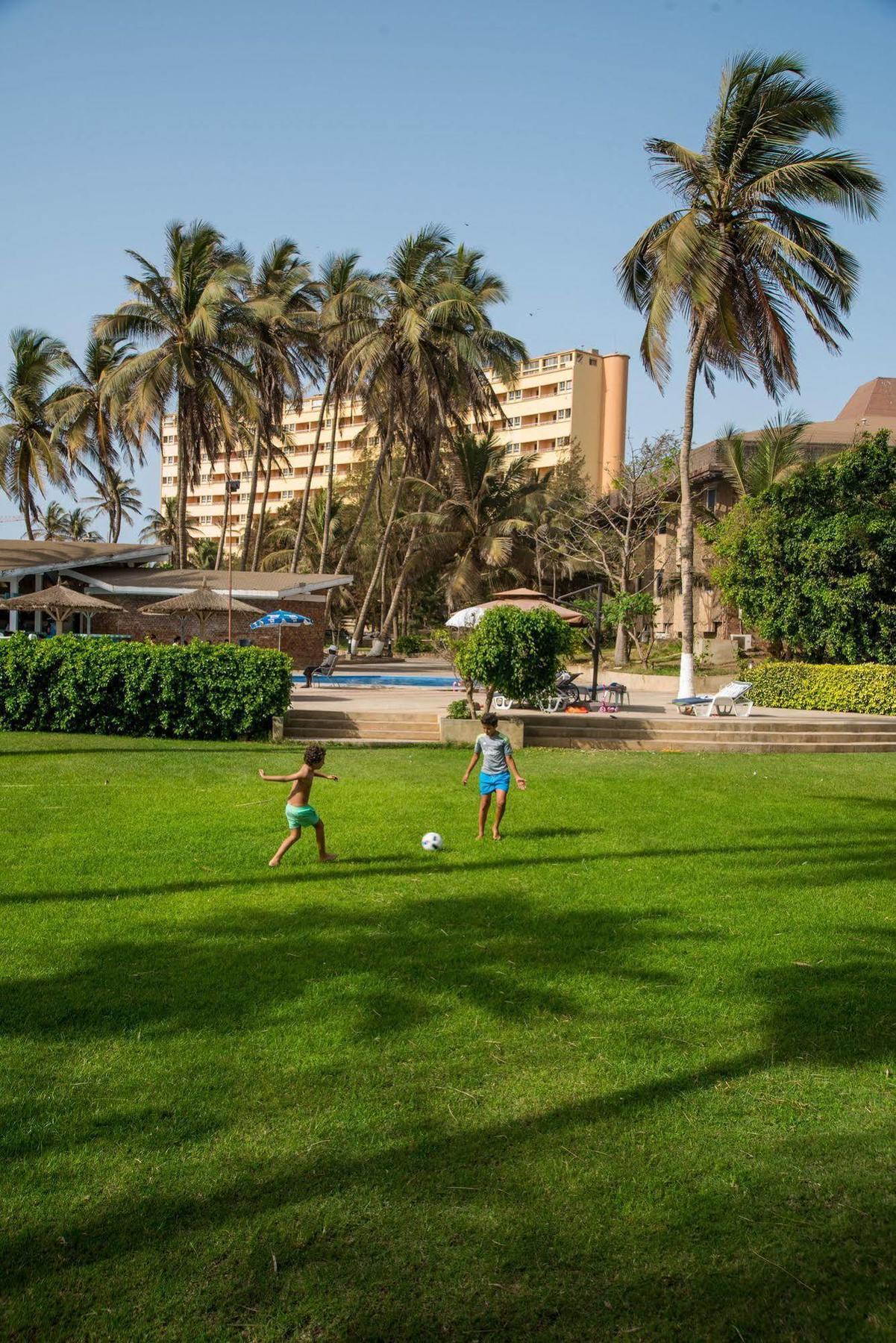 Ngor Diarama Hotel ดาการ์ ภายนอก รูปภาพ